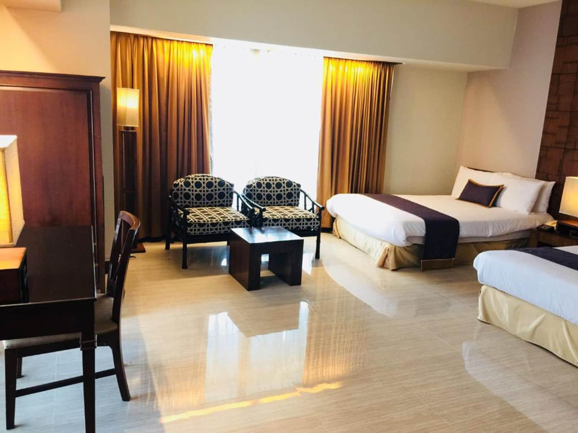 होटल Indra Regent 4*
